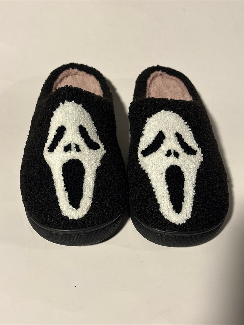 Women's Halloween Slippers Spooky GhostFace Fuzzy Shoes Size 8.5 -9. NWOT